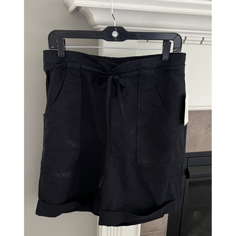 NWT Universal Thread Women's Black Ebony Shorts Size M Longer Length Tie Front